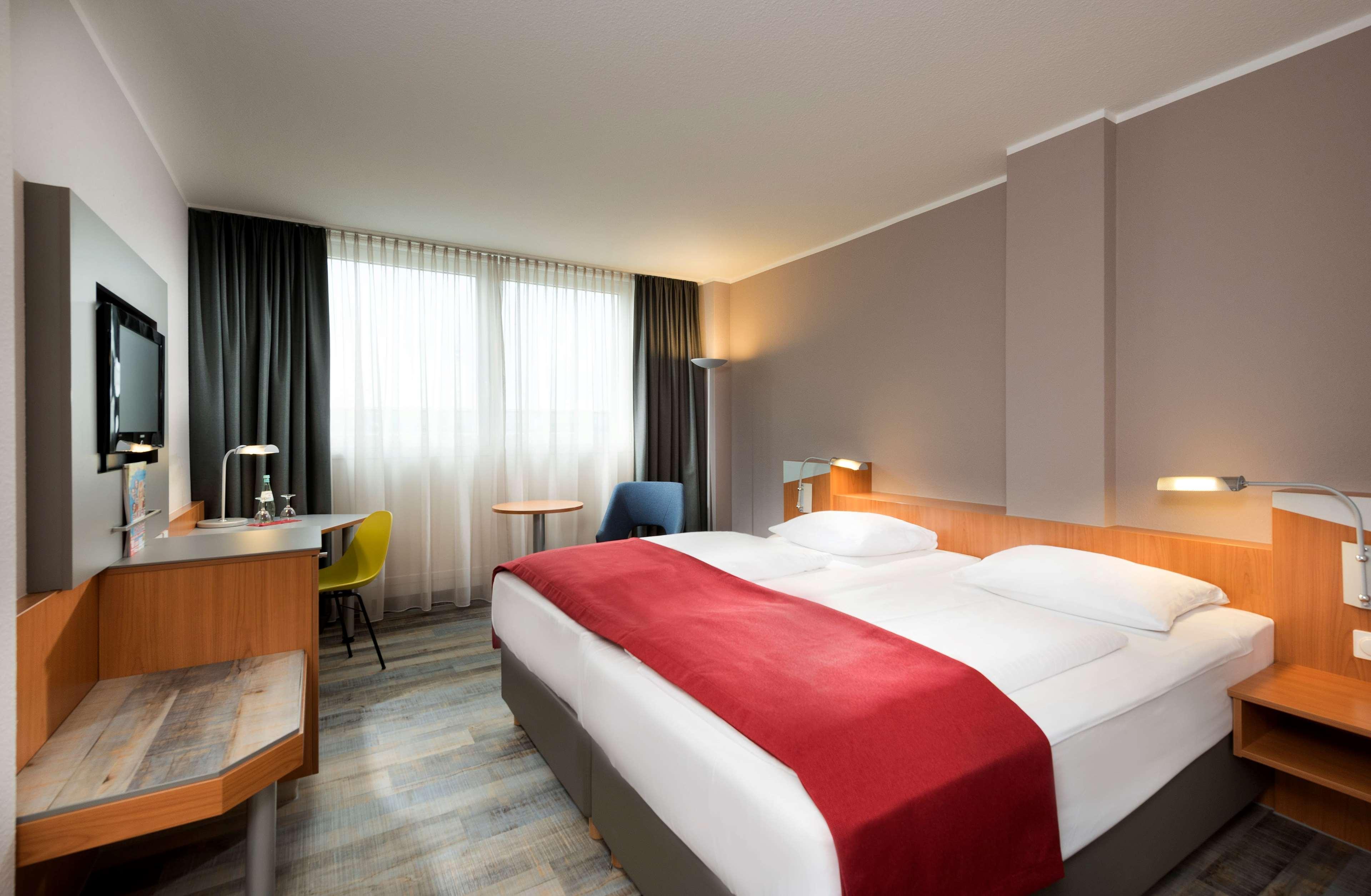 รามาดา บาย วินด์แฮม ฮันโนเวอร์ Hotel Laatzen ภายนอก รูปภาพ