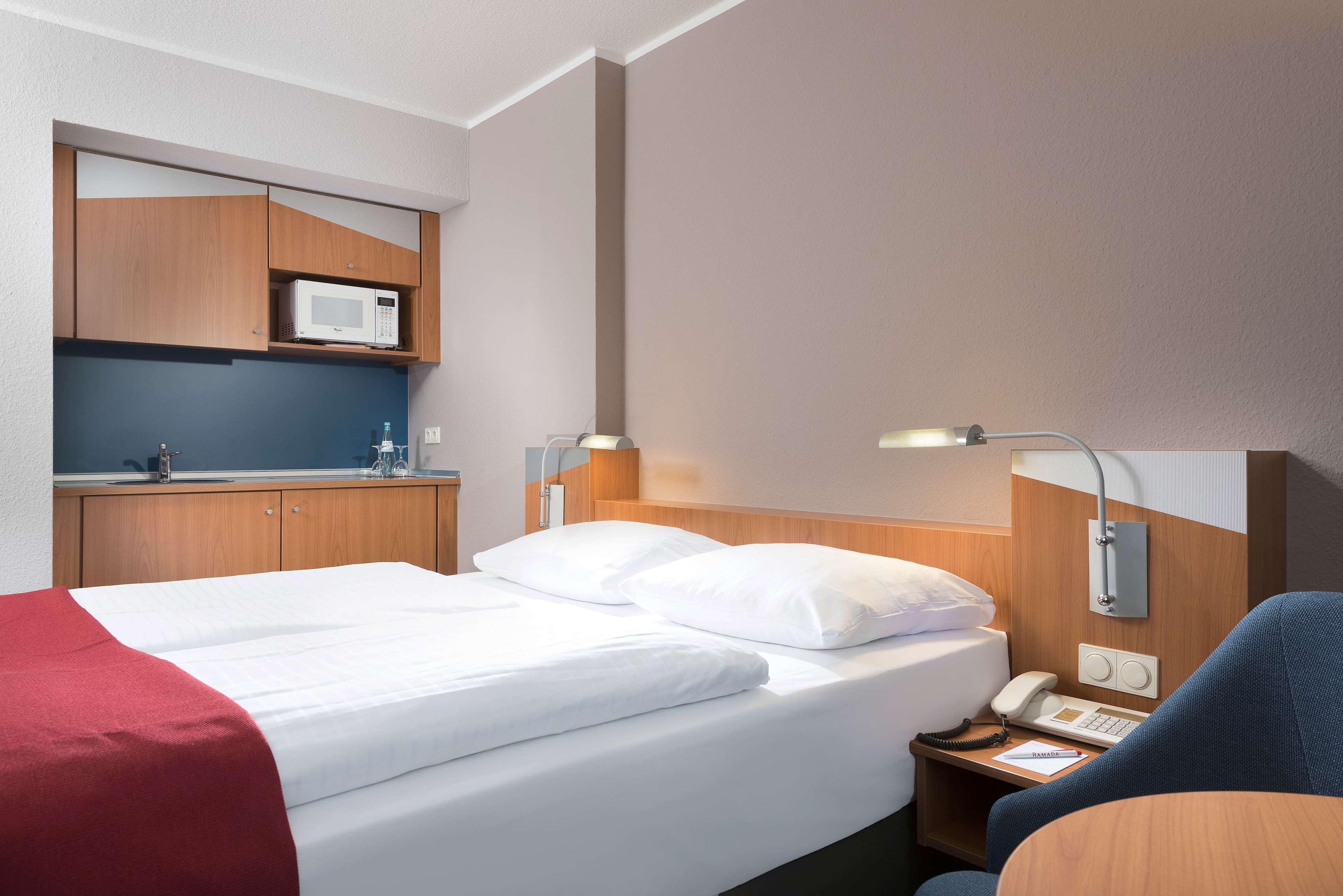 รามาดา บาย วินด์แฮม ฮันโนเวอร์ Hotel Laatzen ภายนอก รูปภาพ