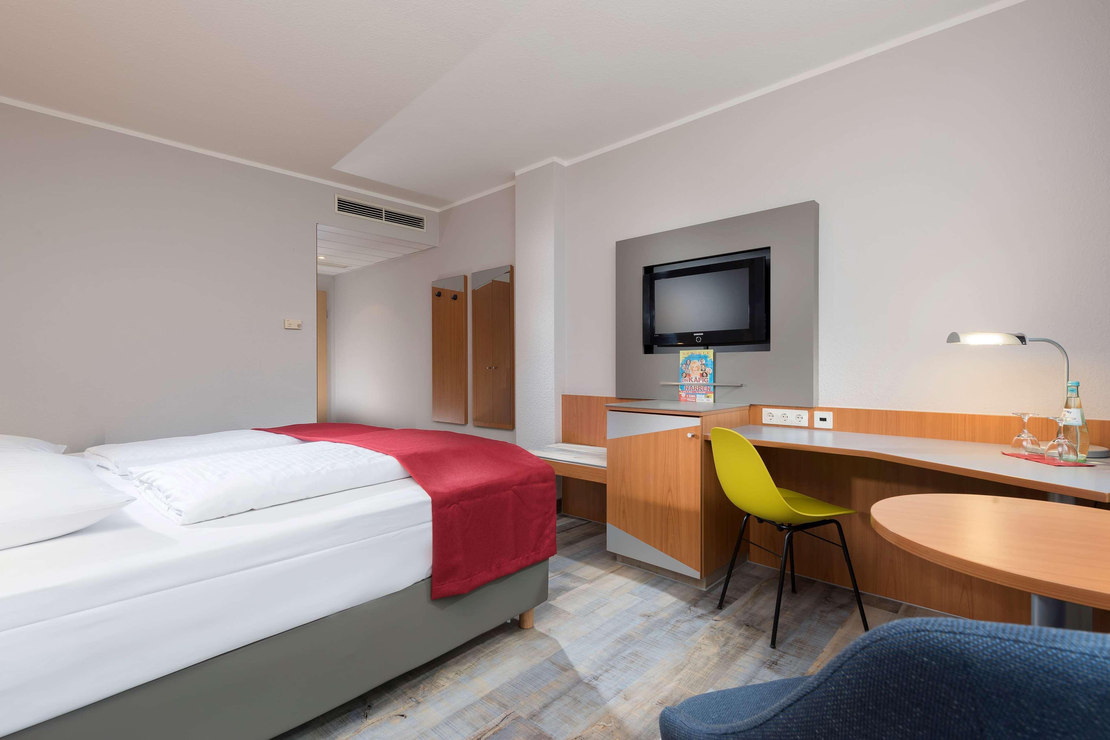รามาดา บาย วินด์แฮม ฮันโนเวอร์ Hotel Laatzen ภายนอก รูปภาพ