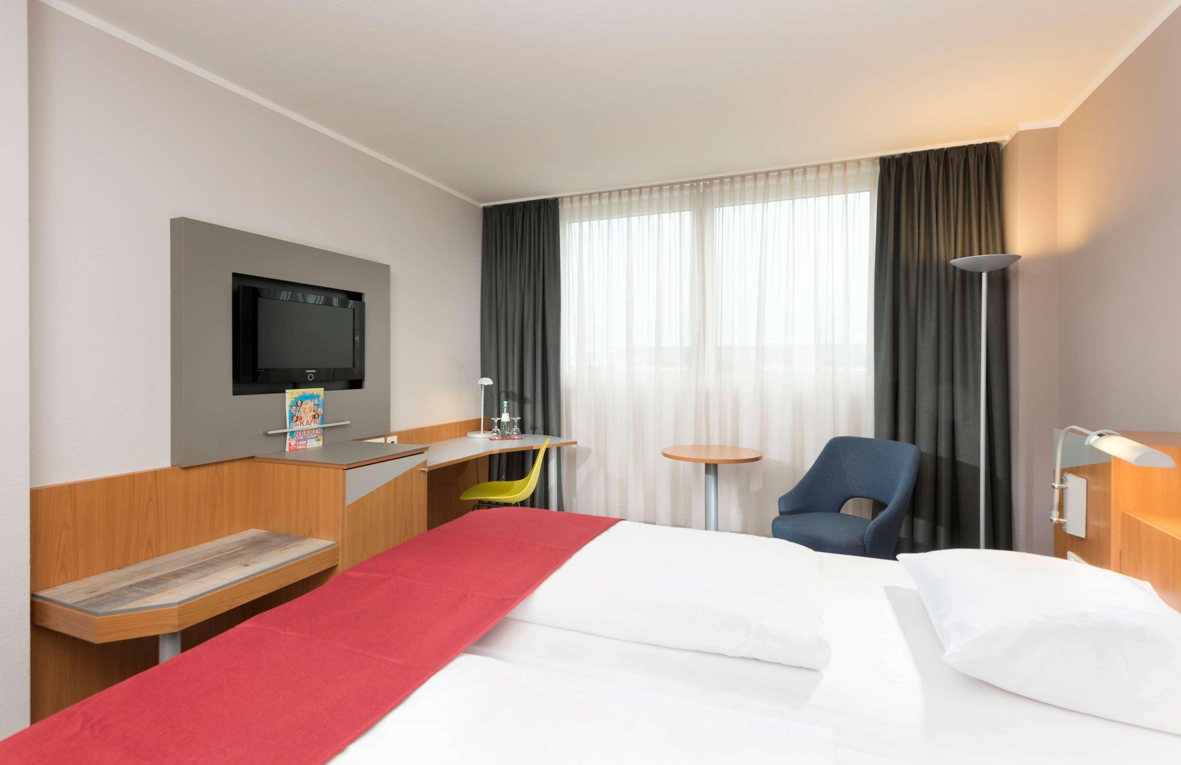 รามาดา บาย วินด์แฮม ฮันโนเวอร์ Hotel Laatzen ภายนอก รูปภาพ