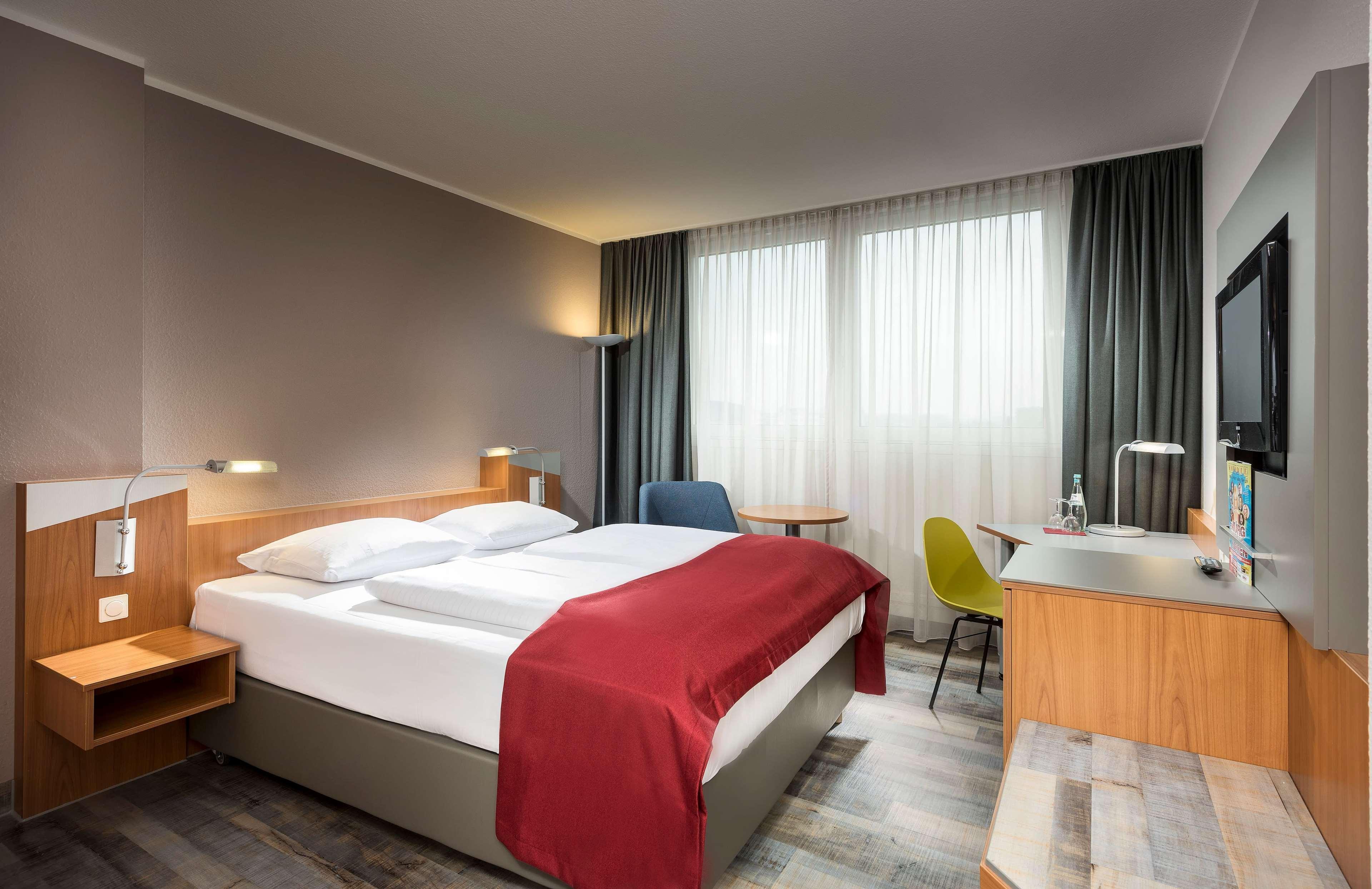 รามาดา บาย วินด์แฮม ฮันโนเวอร์ Hotel Laatzen ภายนอก รูปภาพ