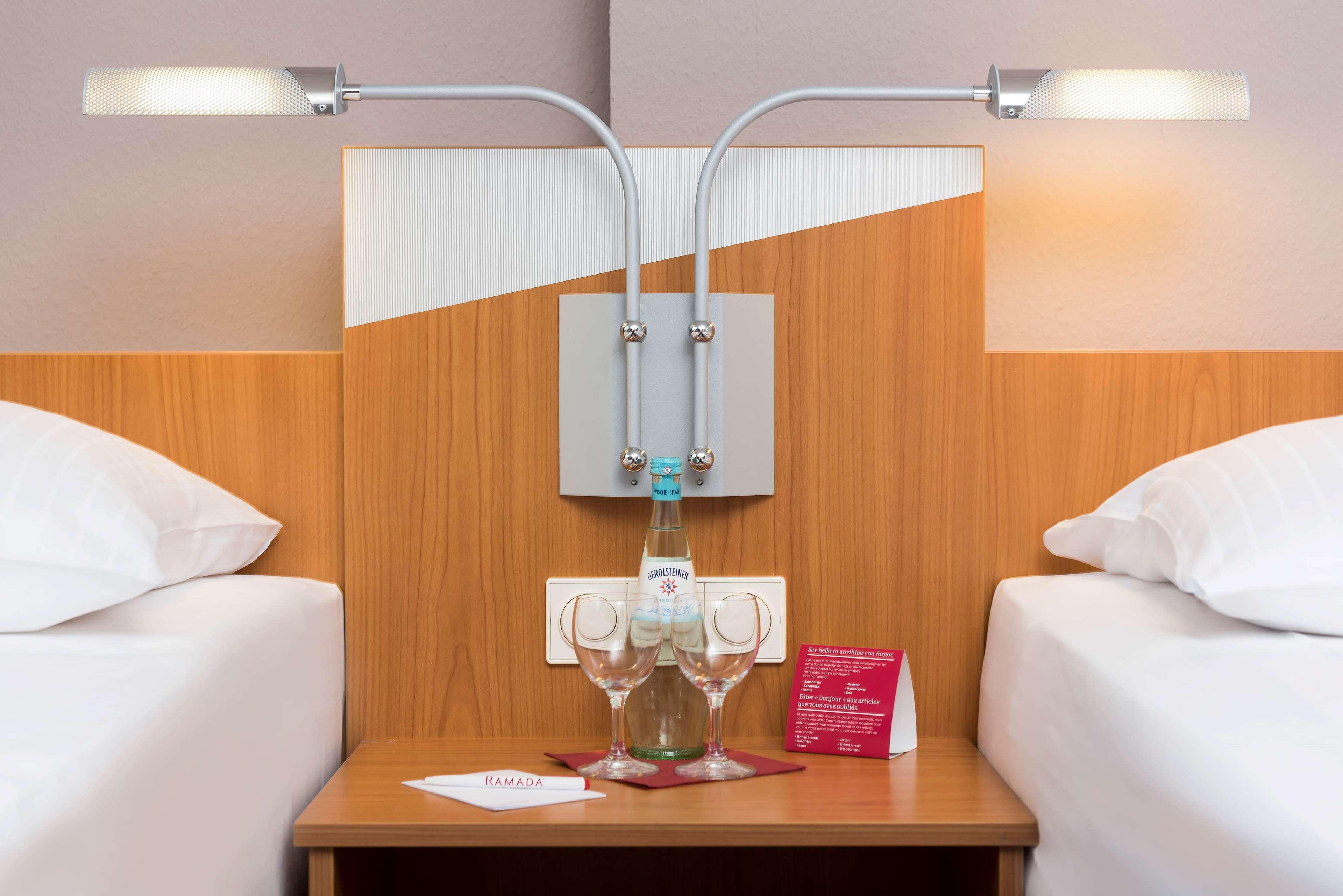 รามาดา บาย วินด์แฮม ฮันโนเวอร์ Hotel Laatzen ภายนอก รูปภาพ