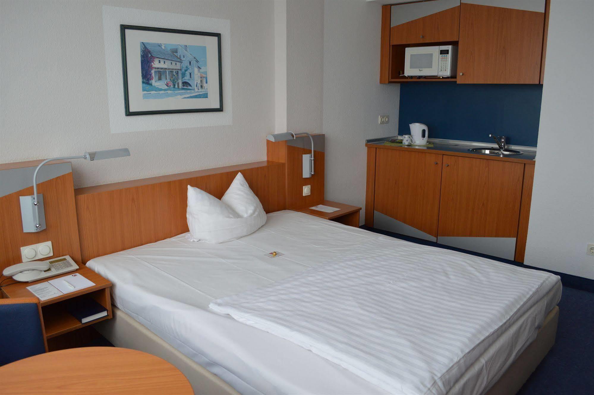 รามาดา บาย วินด์แฮม ฮันโนเวอร์ Hotel Laatzen ภายนอก รูปภาพ