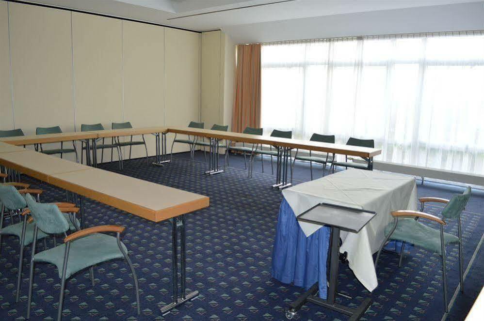 รามาดา บาย วินด์แฮม ฮันโนเวอร์ Hotel Laatzen ภายนอก รูปภาพ