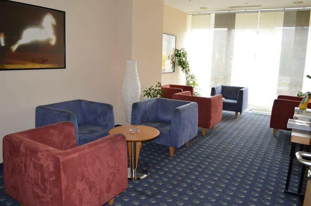 รามาดา บาย วินด์แฮม ฮันโนเวอร์ Hotel Laatzen ภายนอก รูปภาพ