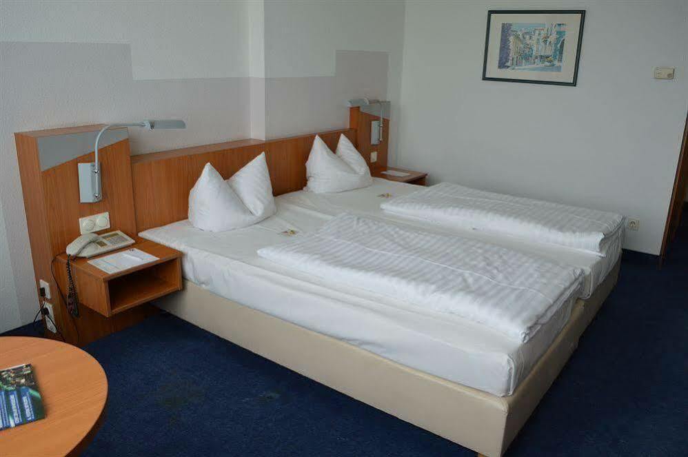 รามาดา บาย วินด์แฮม ฮันโนเวอร์ Hotel Laatzen ภายนอก รูปภาพ